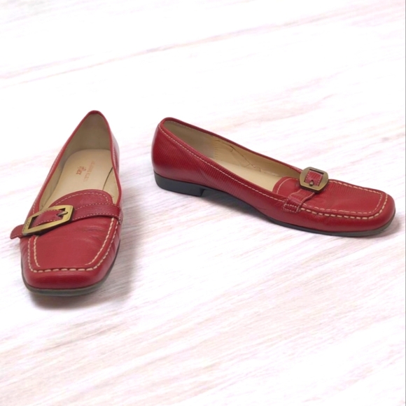 Elegant Red Leather Loafers with Buckle Detail Anne Klein Iflex - Picture 1 of 8